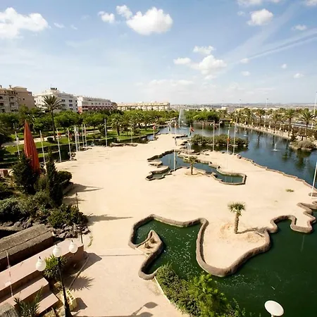 Great Location! Pool View Apartamento