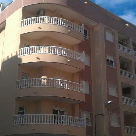 Great Location! Pool View *