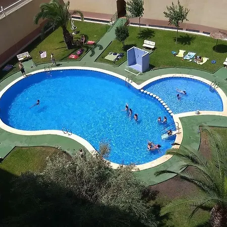 Great Location! Pool View * Torrevieja